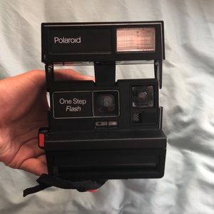 Polaroid camera vintage 80s